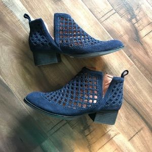 🆕 Jeffrey Campbell Booties